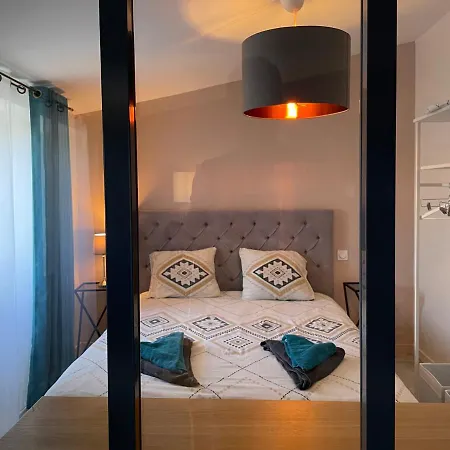 La Chabotine -t2 Calme, Et Lumineux Lejlighed *